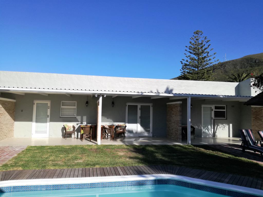 Livesey Lodge Guest House Hermanus Dış mekan fotoğraf